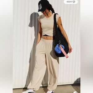 FREE PEOPLE- Hot Shot Crossover Set. NWT